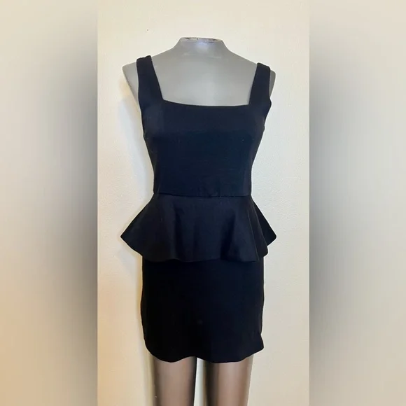 alice and olivia black peplum dress Alice + Olivia Black Stretch Knit Victoria Peplum Dress sz 6